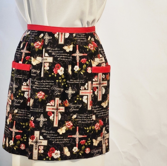 Hand Crafted Half Apron 2 Pockets Black Red Religious Theme Cross Cotton - Picture 6 of 9